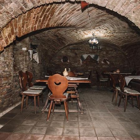 Hotel Marion Dumbraveni  外观 照片