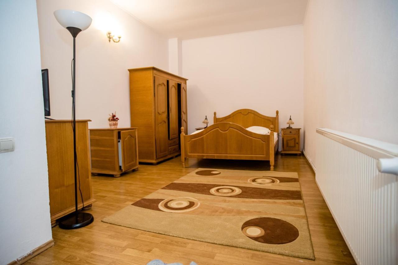 Hotel Marion Dumbraveni  外观 照片