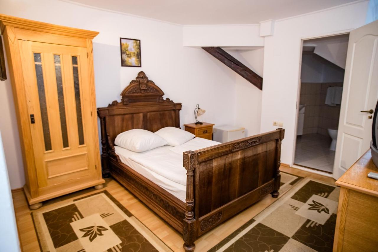 Hotel Marion Dumbraveni  外观 照片