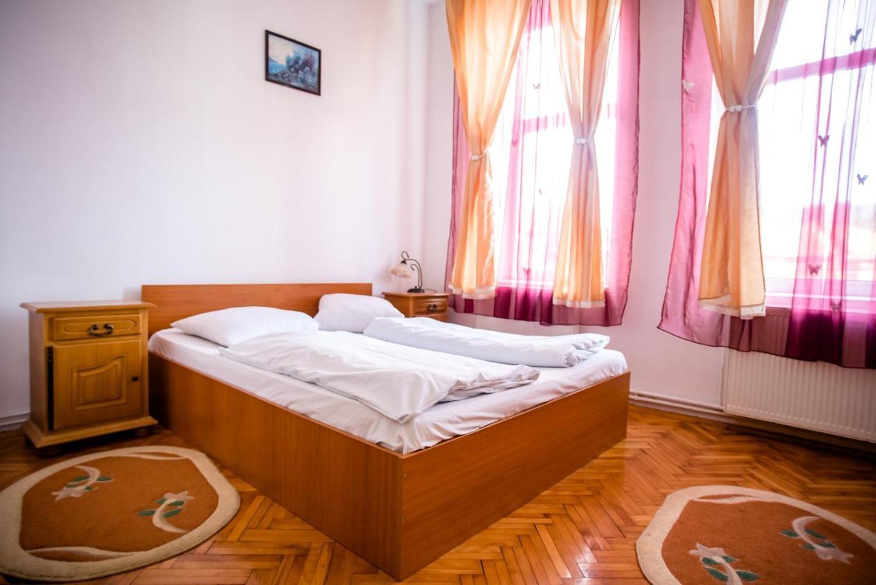Hotel Marion Dumbraveni  外观 照片
