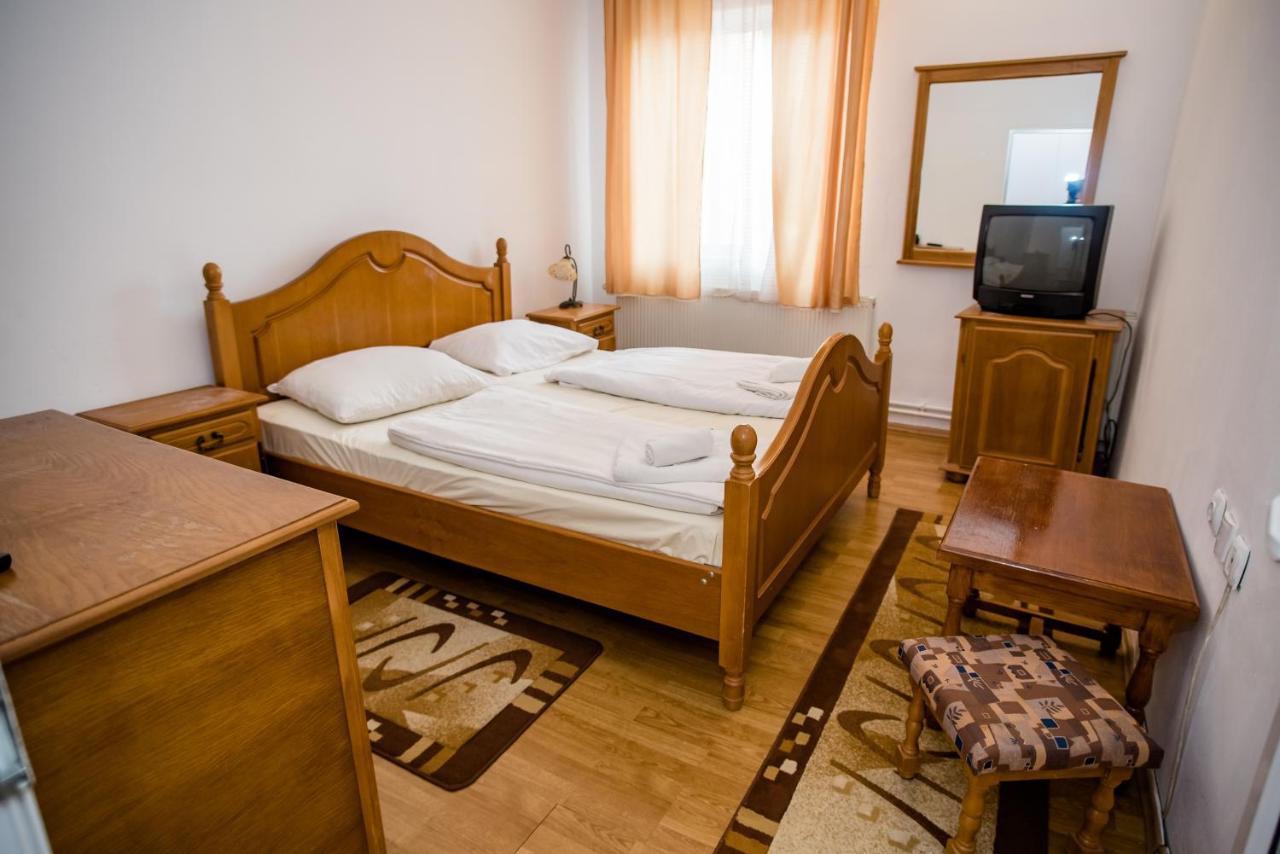 Hotel Marion Dumbraveni  外观 照片