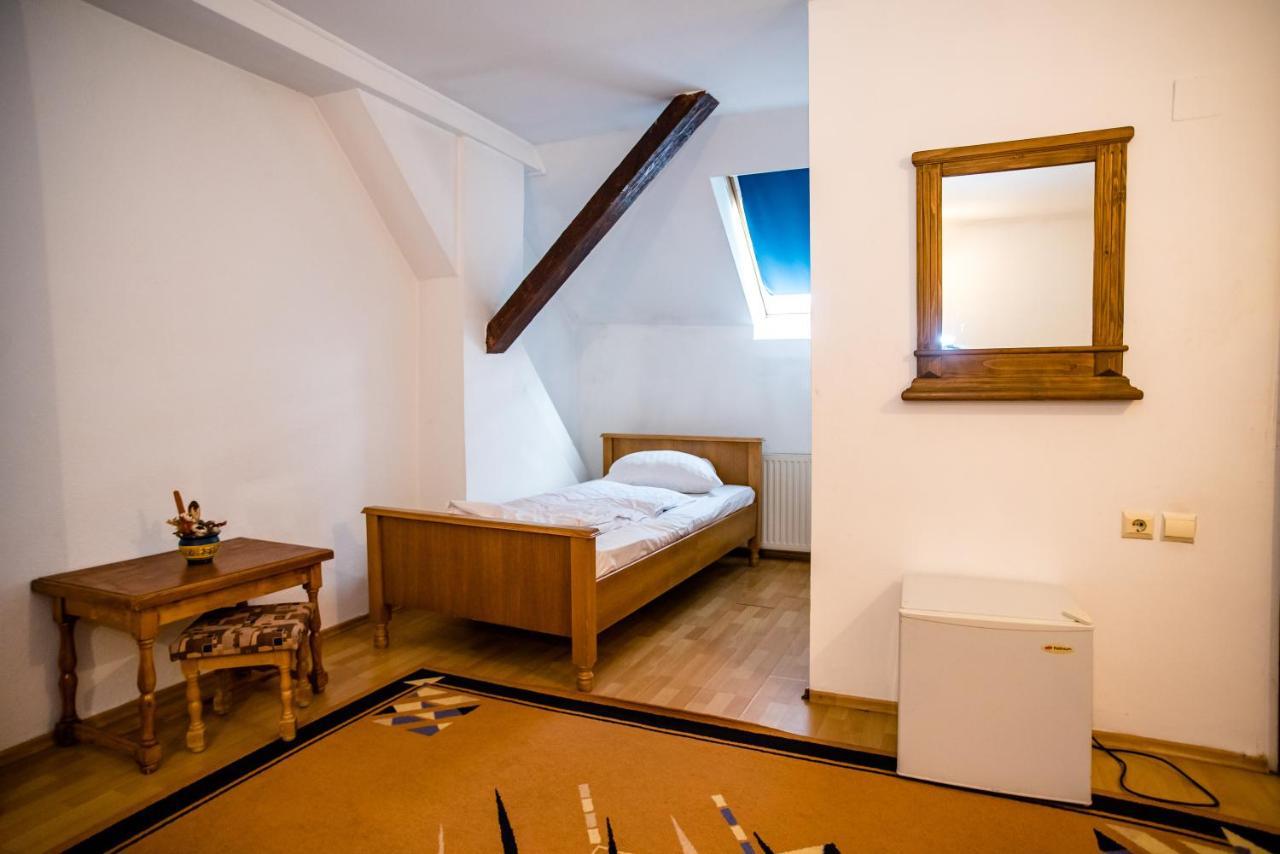 Hotel Marion Dumbraveni  外观 照片